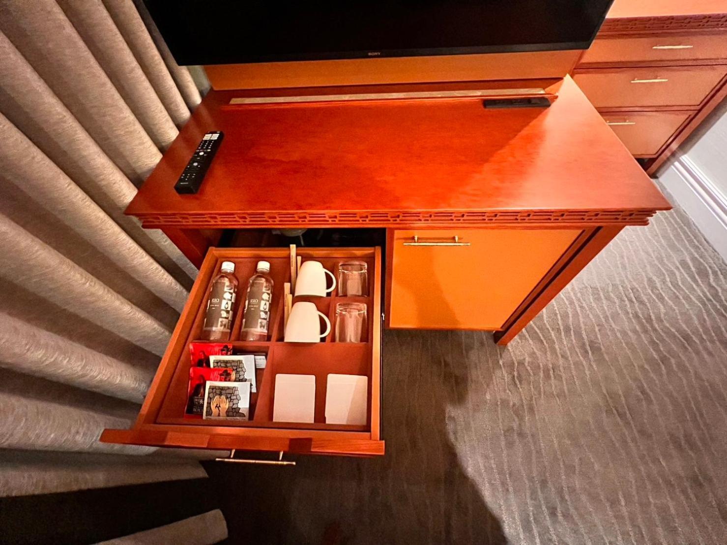 The Global View Nagasaki Ξενοδοχείο Εξωτερικό φωτογραφία A hotel room's mini-bar