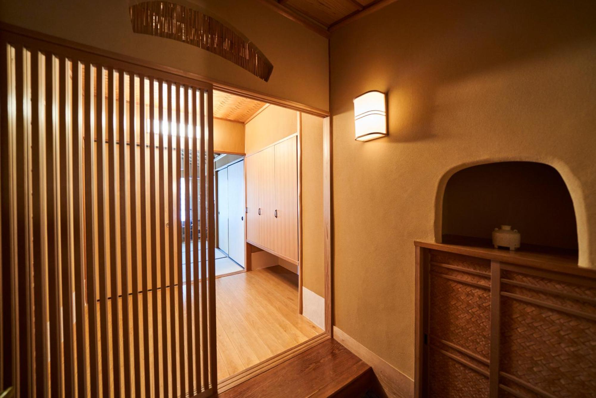 The Global View Nagasaki Ξενοδοχείο Εξωτερικό φωτογραφία A shōji in a traditional Japanese house