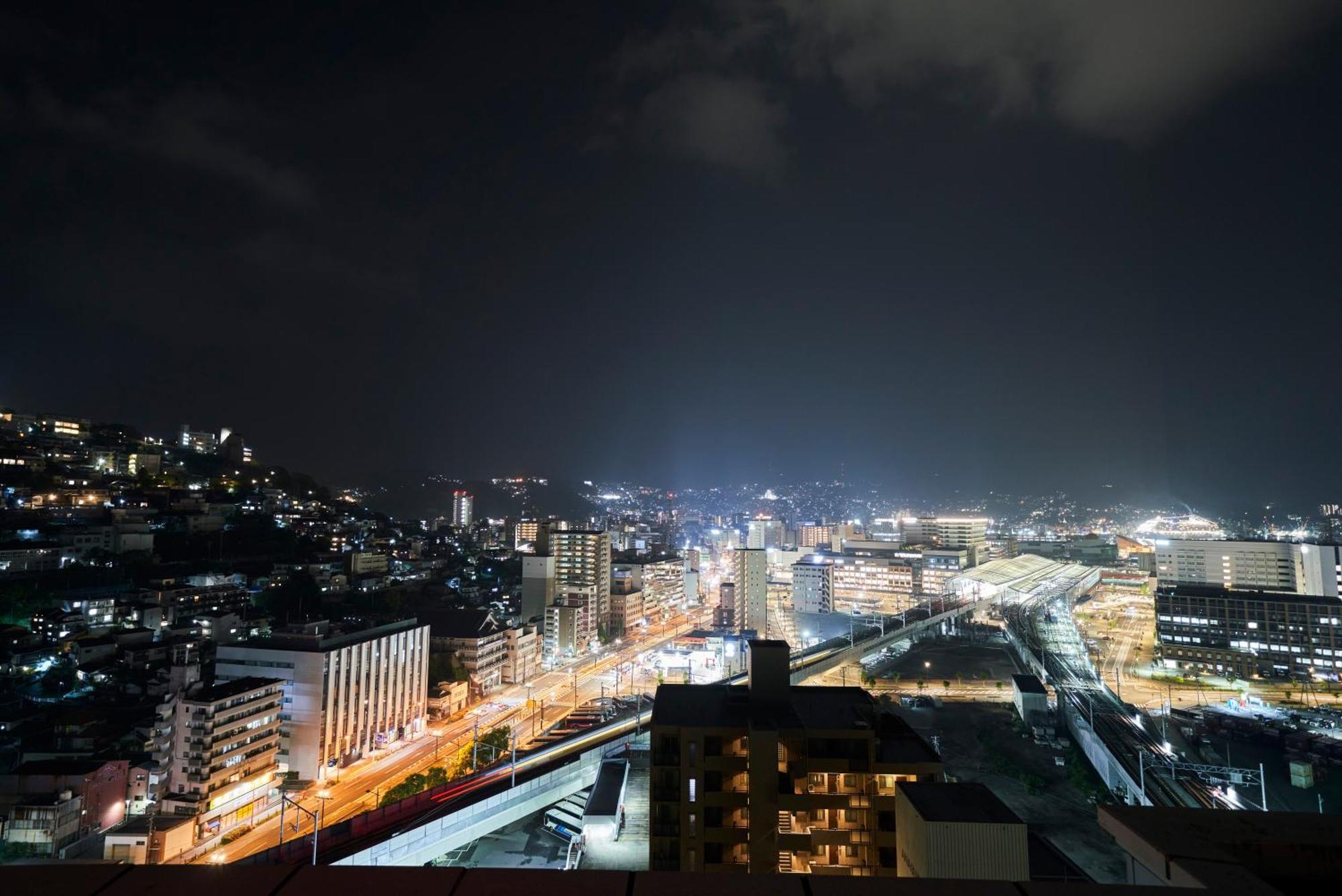 The Global View Nagasaki Ξενοδοχείο Εξωτερικό φωτογραφία The city of Nicosia at night